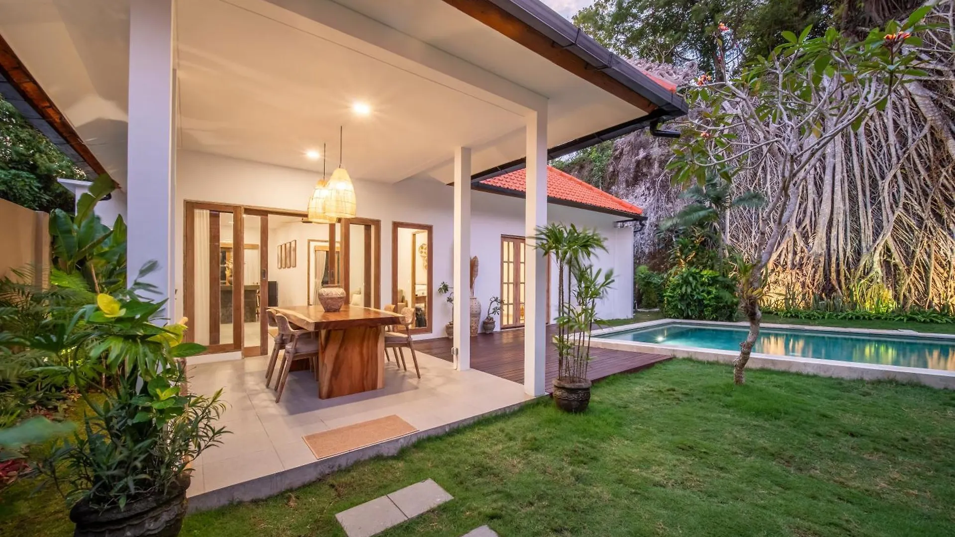 Tropical Villa Sinar Maluku Uluwatu